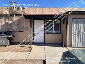 Building Photo - 461 W 16th Ave