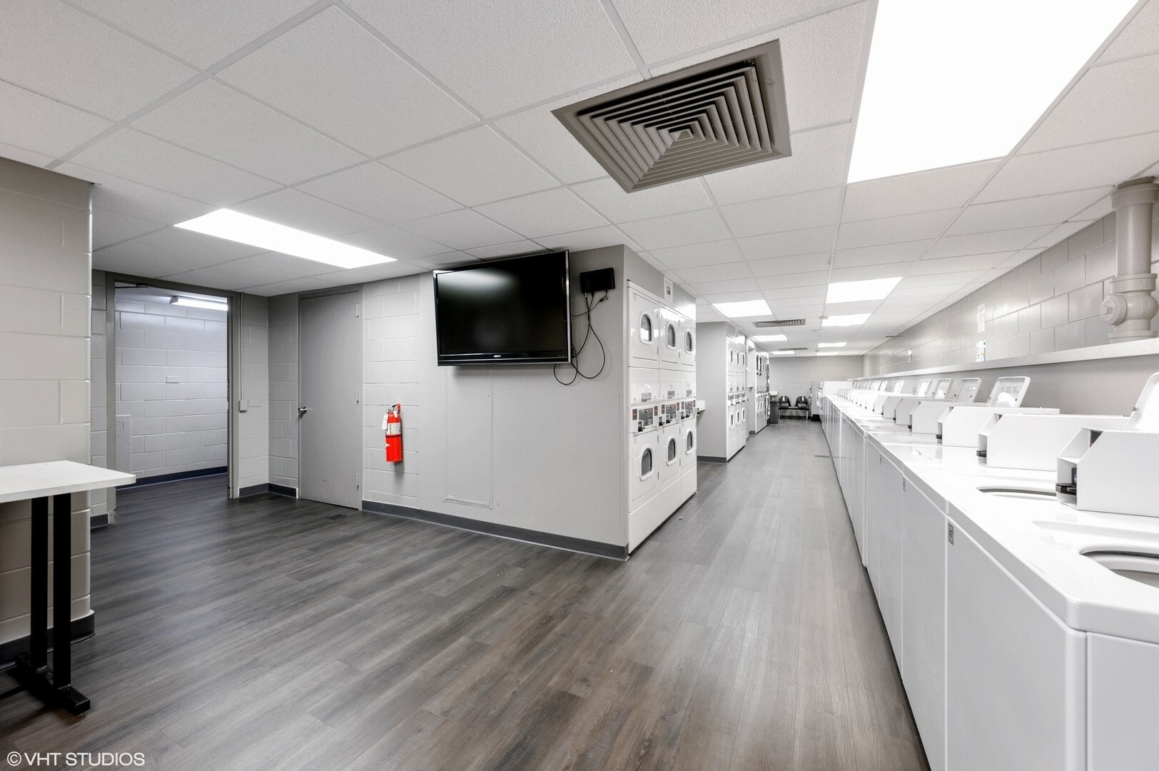 Building Photo - 1560 N Sandburg Ter