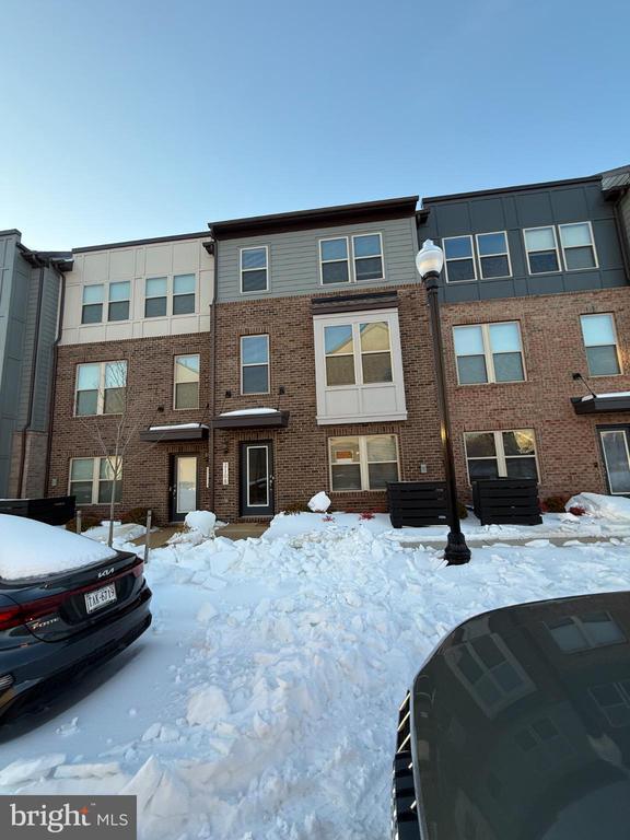 Building Photo - 2108 Acadia Rd