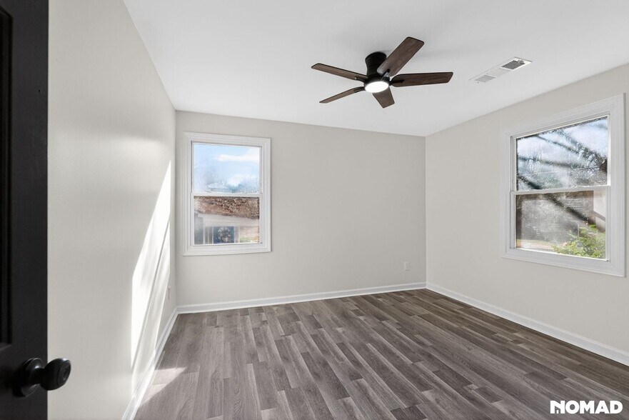 Building Photo - 1262 Kenilworth Dr SW