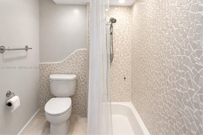 Building Photo - 1000 West Ave