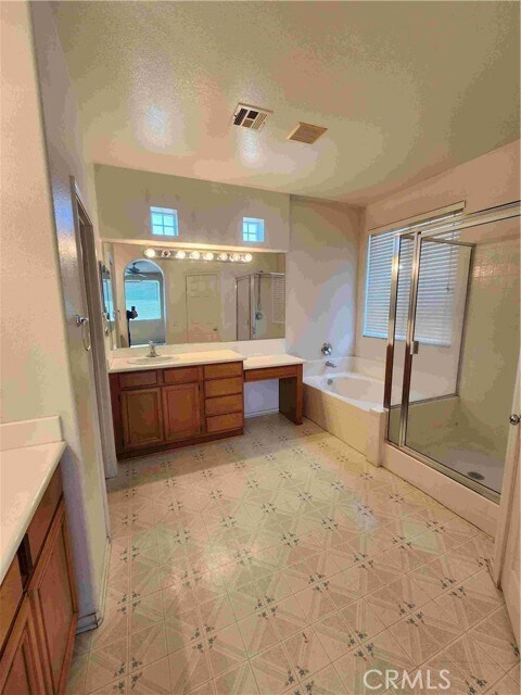 Building Photo - 30897 Anderson Cir