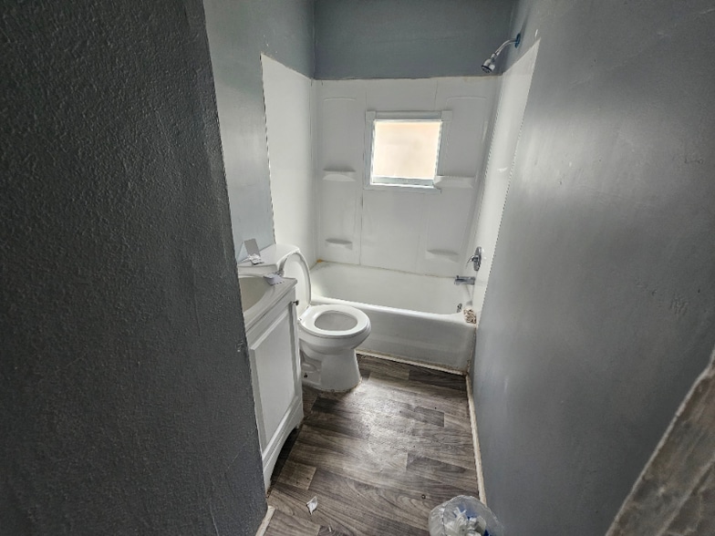 Building Photo - 803 Marvin Ave