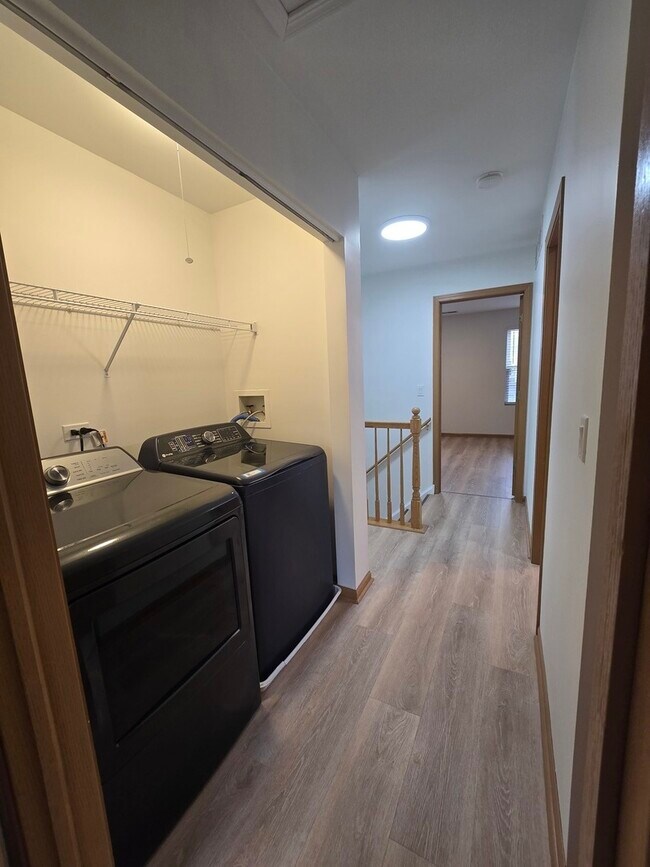 Building Photo - 4135 Oak Tree Ln