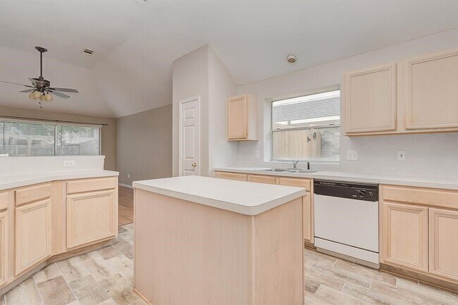 Building Photo - 3026 Silver Spring Trail