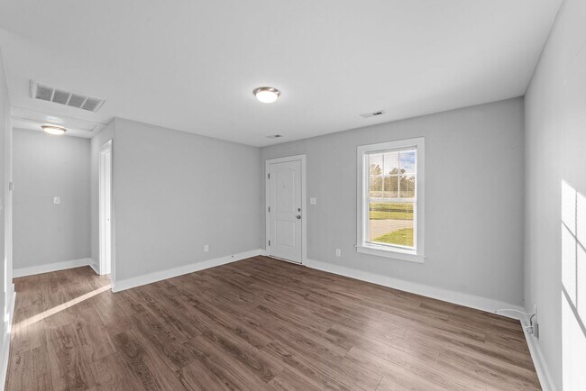 Building Photo - 440 Thad Little Rd