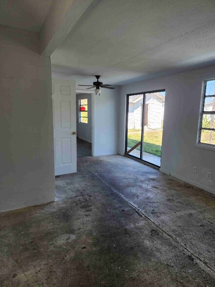 Building Photo - 8274 Herbison Ave
