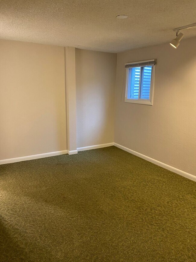Building Photo - Charming North Boulder 3 Bedroom Townhouse