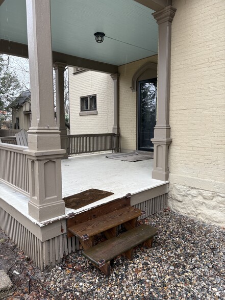 Private covered porch - 311 N Grand St