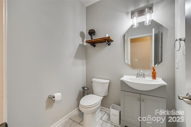 Building Photo - 18568 Mainsail Ct