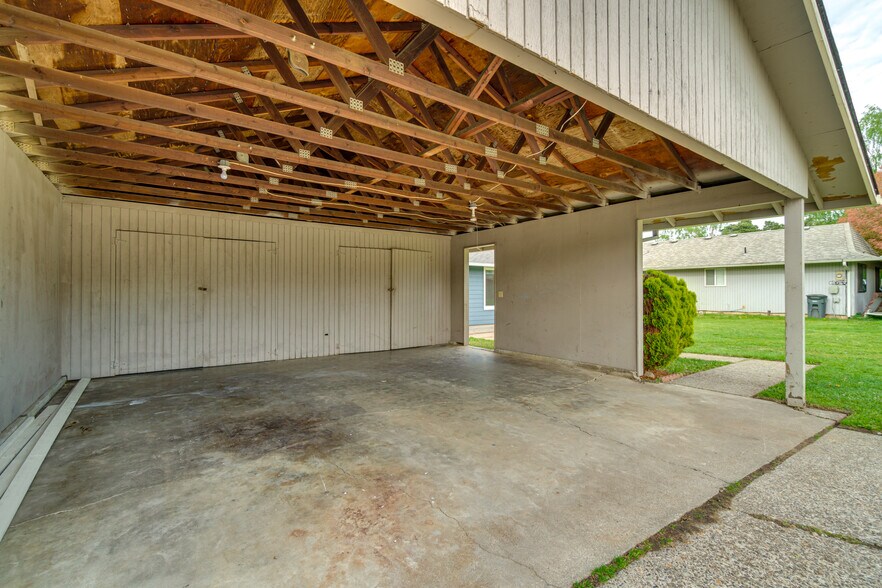 Building Photo - 20901 SE Morrison St