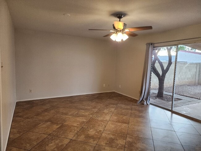 Building Photo - 2 bedroom 2 bath home in Villa De Paz golf community