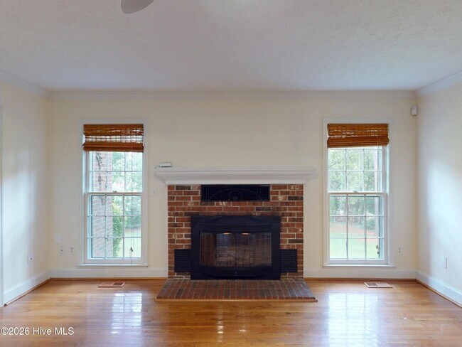 Building Photo - 464 Summerlea Dr
