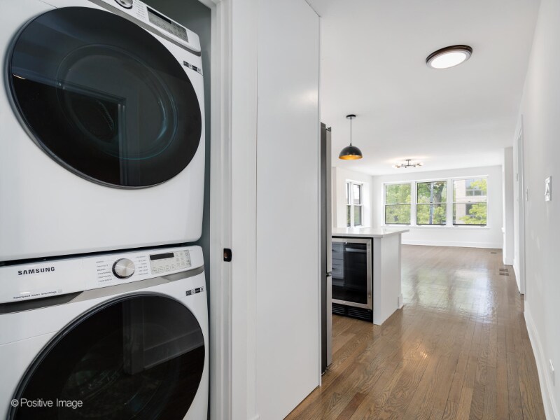 Building Photo - 3557 N Bell Ave