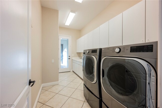 Building Photo - 2768 Liberation Dr