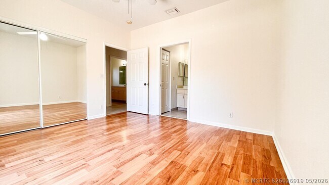 Building Photo - 1440 Hawthorne Pl