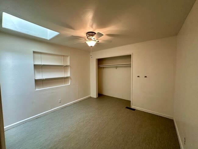 Building Photo - 4 Bedroom 2.5 Bathroom Home on 2 Acres Clo...