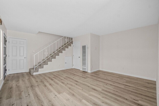 Building Photo - 455 Del Mar Ct