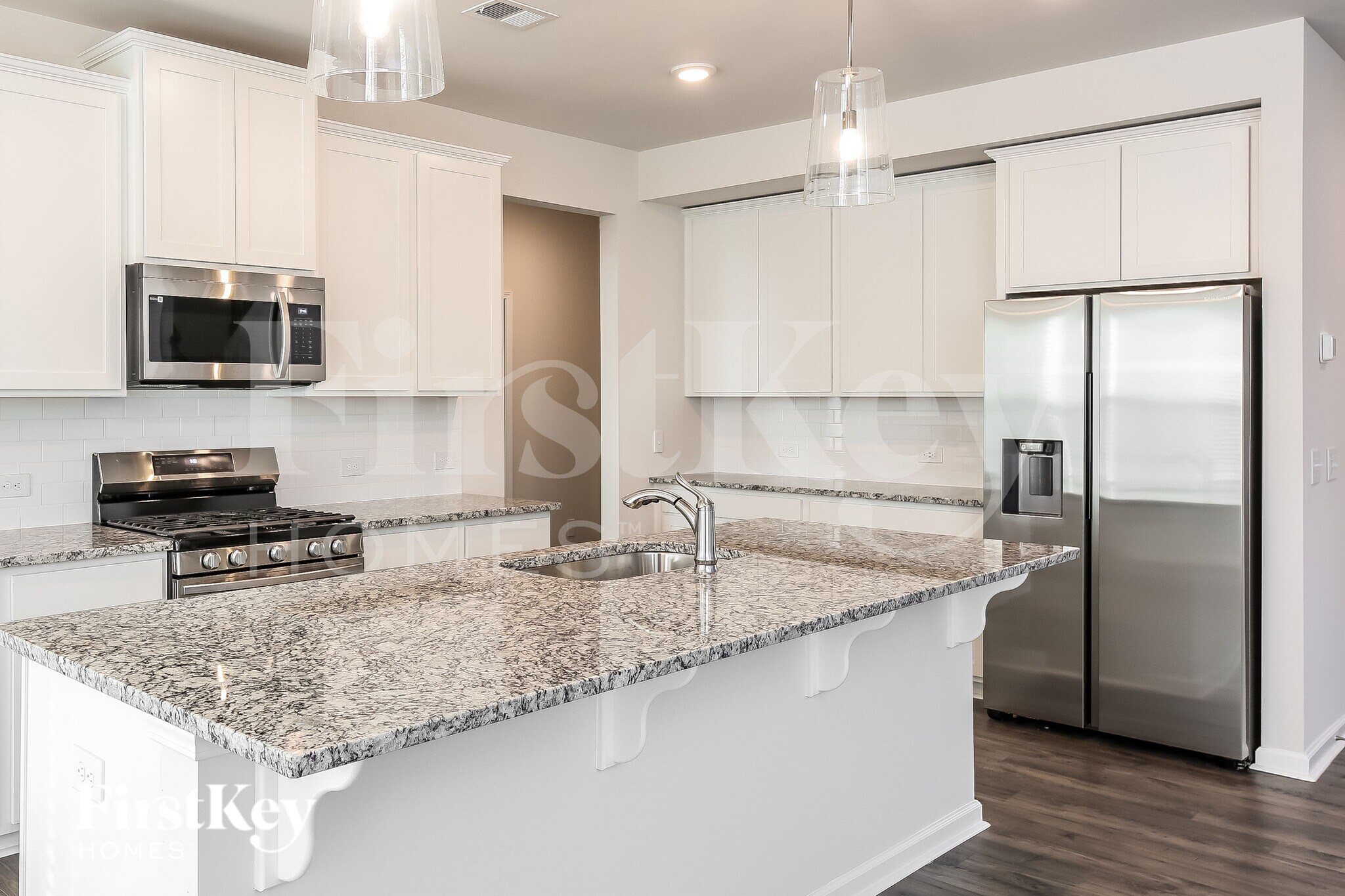 Building Photo - 566 Hillpark Ln