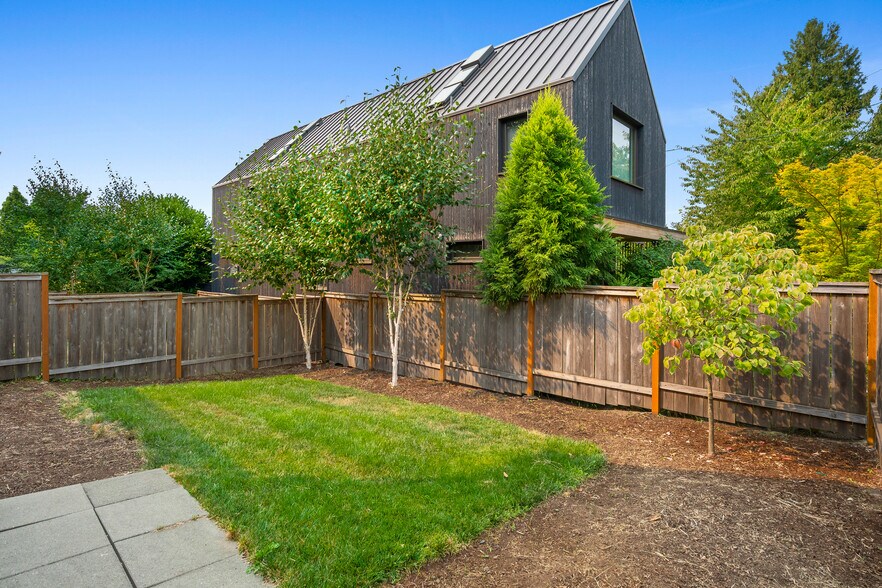 Building Photo - 1515 SE 57th Ave