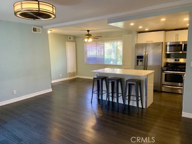 Building Photo - 3050 S Bristol St