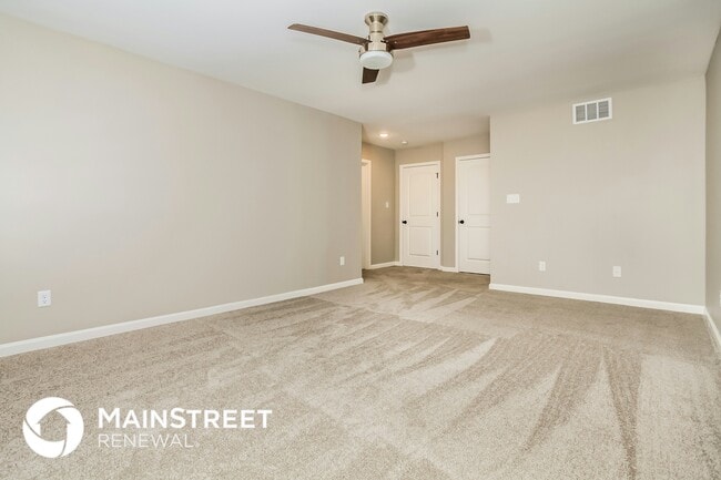 Building Photo - 2052 N Sarah Dr