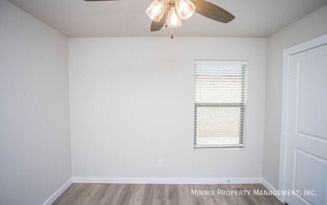 Building Photo - 310 E 77th St