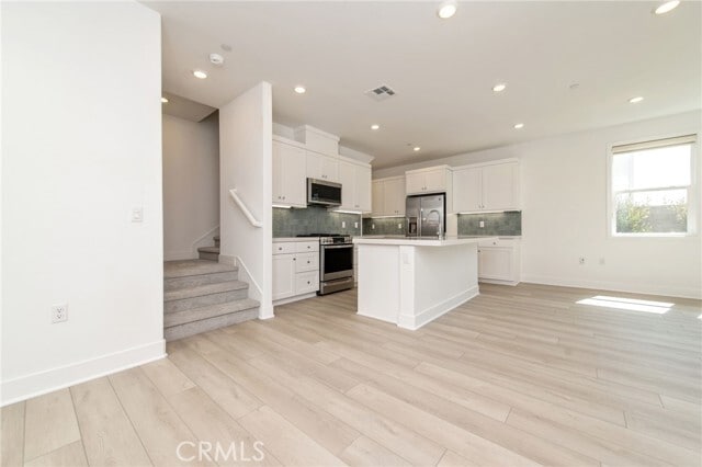 Building Photo - 474 Lobata