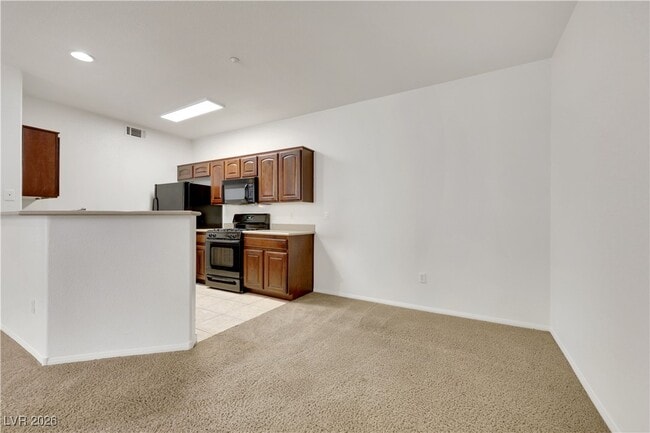 Building Photo - 5855 Valley Dr