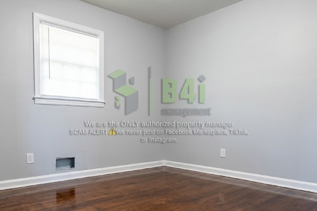 Building Photo - 6106 Venetian Way SW