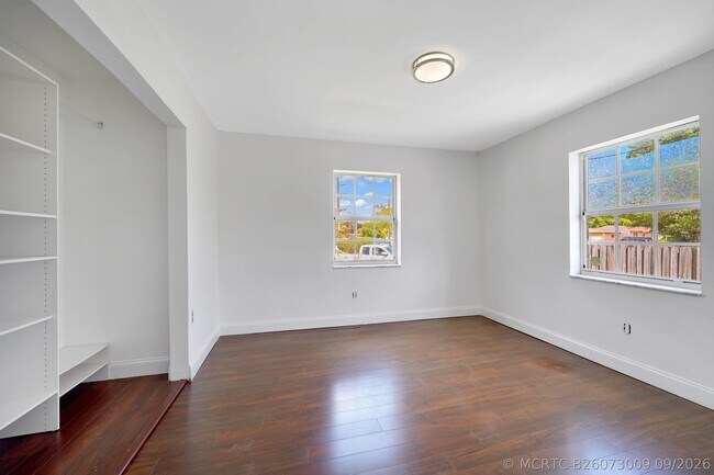 Building Photo - 500 NW 120th St