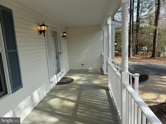 Building Photo - 43974 White Cedar Ln