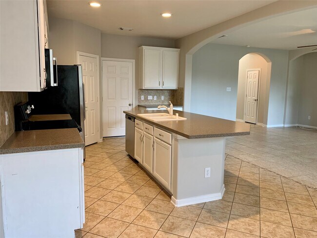 Building Photo - 11 Baccara Pl