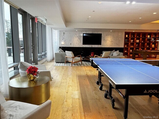 Building Photo - 138-35 39th Ave