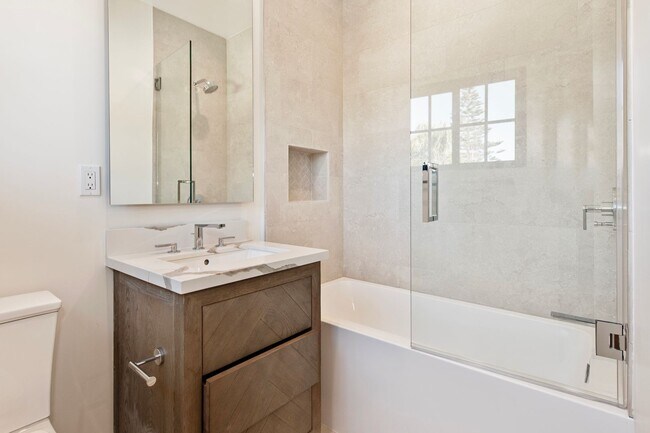 Building Photo - 4285 Carpinteria Ave