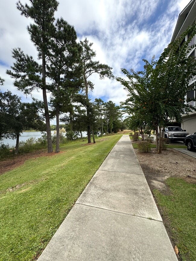Building Photo - 624 Bonaventure Dr