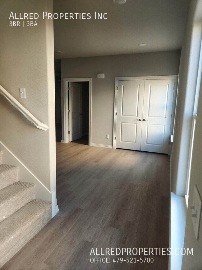 Building Photo - 1608 Casuarina Dr