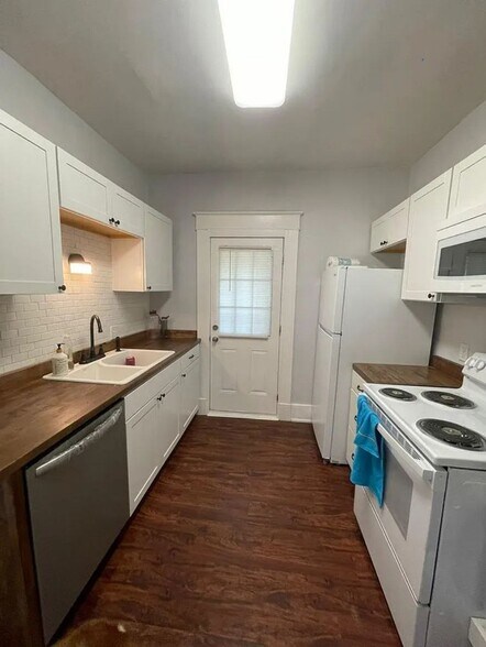 Building Photo - 2348 Highland Ave