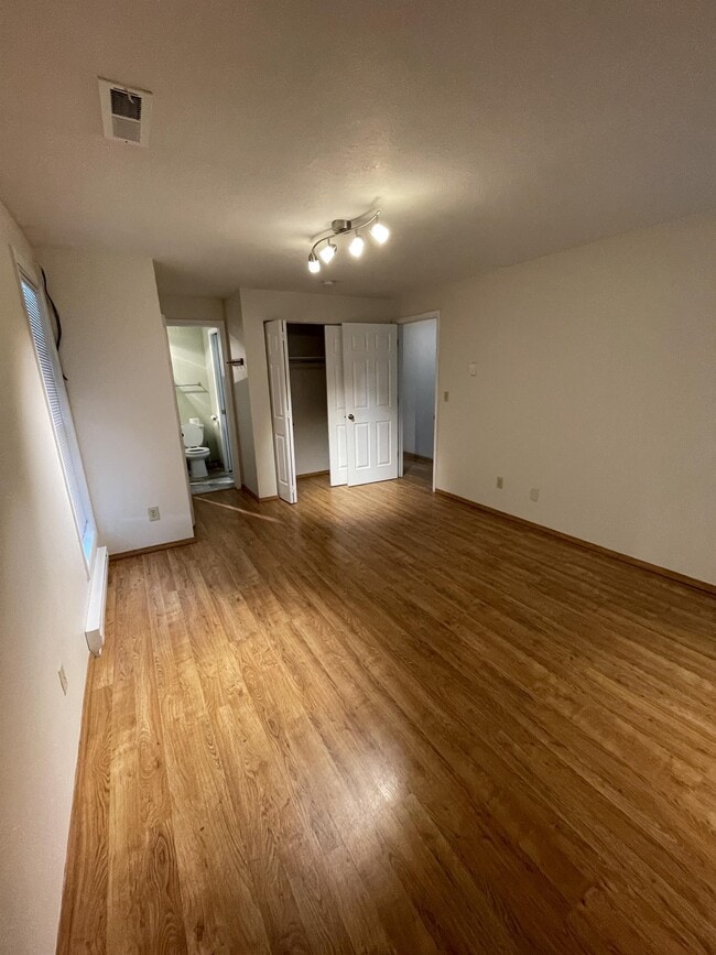 Building Photo - 385 Pheasant Pl
