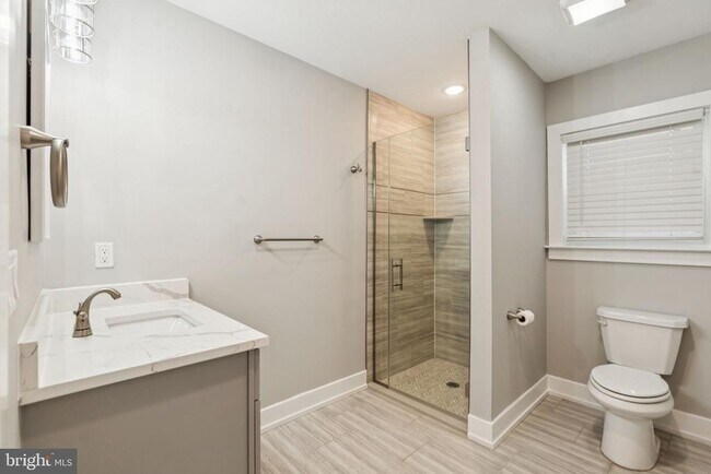 Building Photo - 1309 S 52nd St