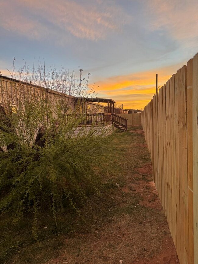 Building Photo - 9724 W 3rd St