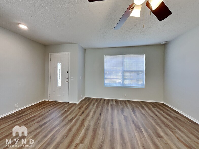 Building Photo - 3117 Stonewall Ln