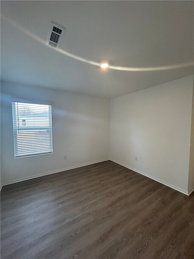 Building Photo - 112 NW 67th Ave