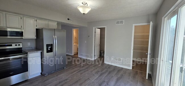 Building Photo - 267 Freedom Ln