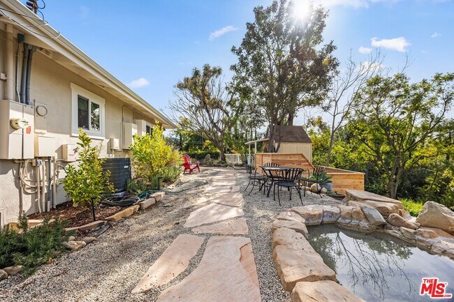 Building Photo - 107 Alto Dr