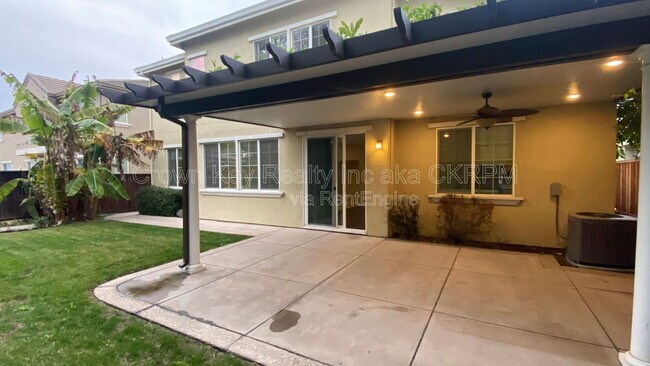 Building Photo - 4685 Dandelion Loop