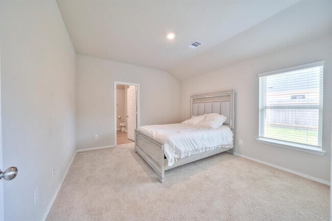 Building Photo - 2637 Shady Cedar Ct