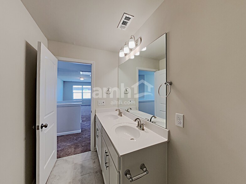 Building Photo - 4309 Fieldcrest Dr