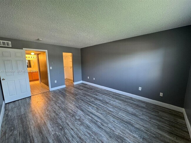 Building Photo - 3710 NW 21st St