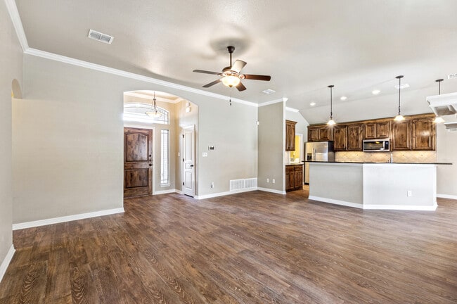 Building Photo - 1617 Shadow Canyon Dr